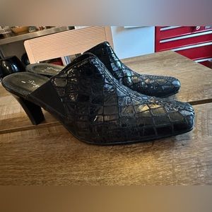 Diego Di Lucca Black Leather Mules with Heel, made in Brazil- Size 7